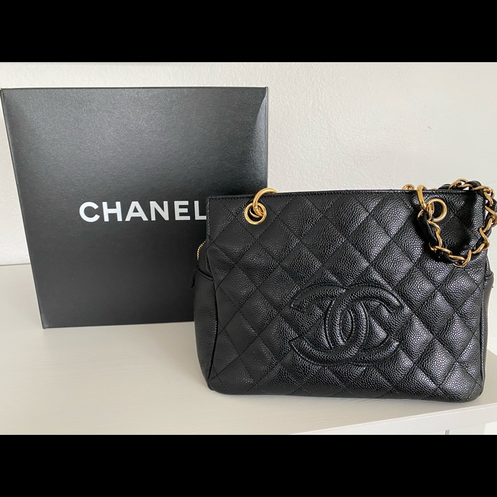 Timeless Petite Shopping Tote- Blk Caviar w/ Gold